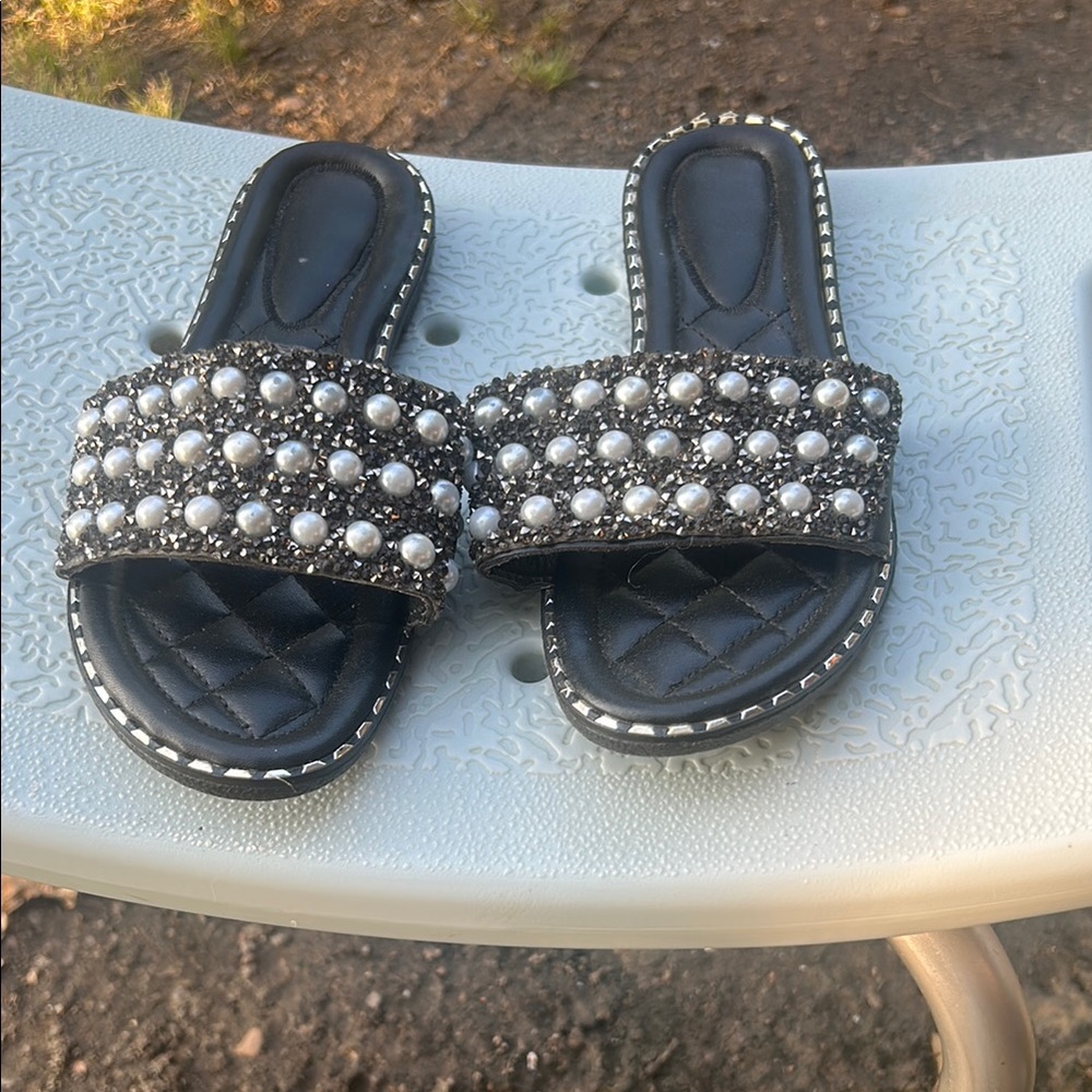 Elegant Black Pearl Embellished Women's Sandals
